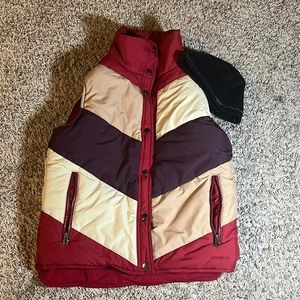Reversible Patagonia Vest with Patagonia skull cap